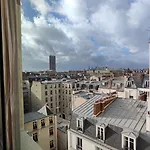 17 Near Arc De Triomphe